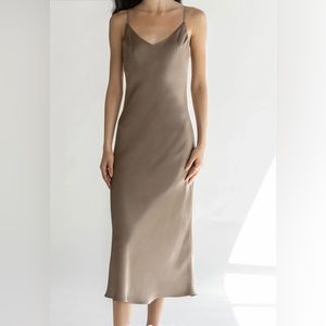 GORGEOUS Oak + Fort Midi Slip Dress Taupe Beige Natural XS NEW w/ slight flaws